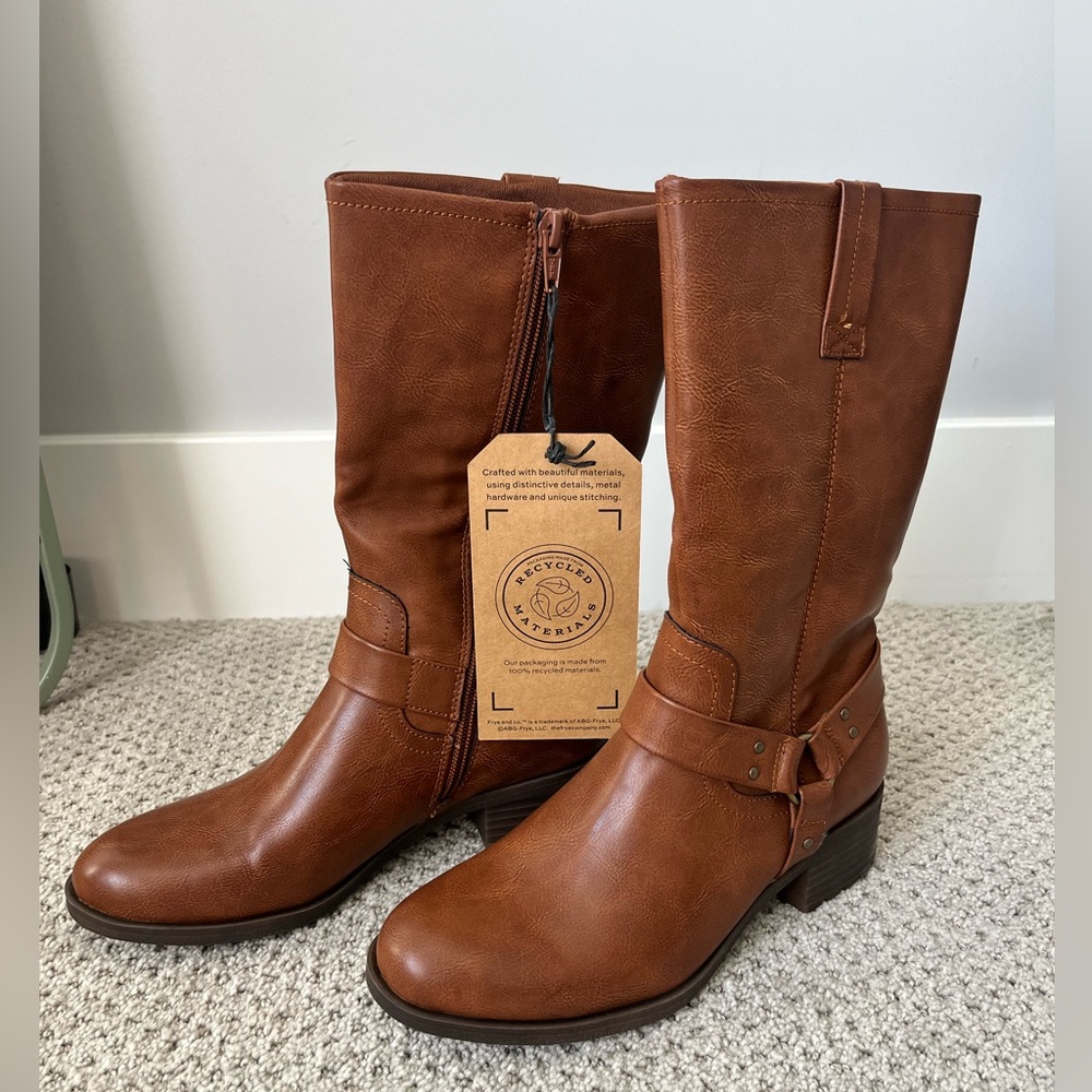 The cutest Fyre foots with tag still on. Barely worn. Brown